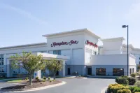 Hampton Inn Mt. Airy Hotels in Pilot