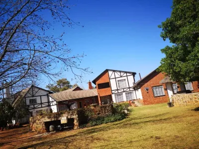 The Homestead Guest House and S-Catering فنادق في Geluksburg