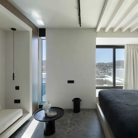 Cubic Mykonos Seafront Design Suites Отели рядом с достопримечательностью «Пляж Орнос»