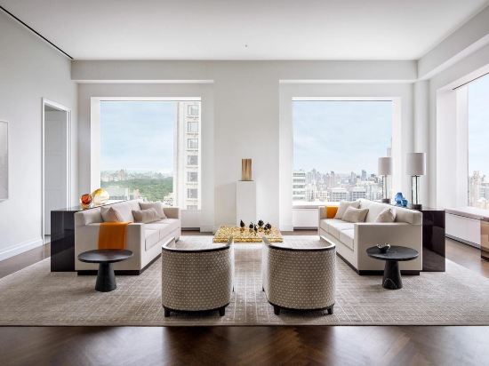 INFIVILLA Suites Eaton Center