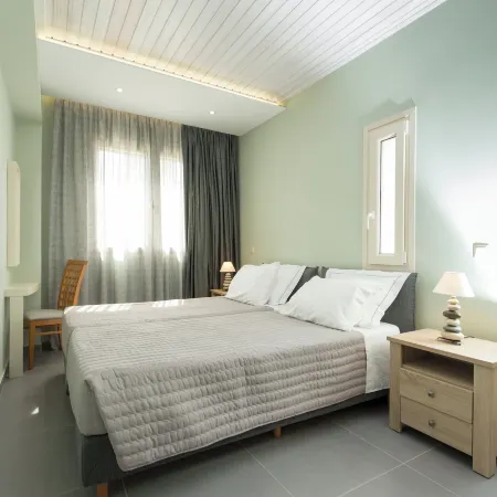 Luxury Holiday Home 4 Bedroom Villa in Paleokastro