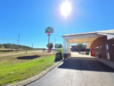 Deerfield Inn McComb I-55 Hotels in Pike County