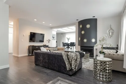 Rosellen Suites at Stanley Park - Pet friendly