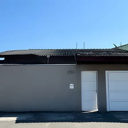 Casa com piscina em Bertioga 1