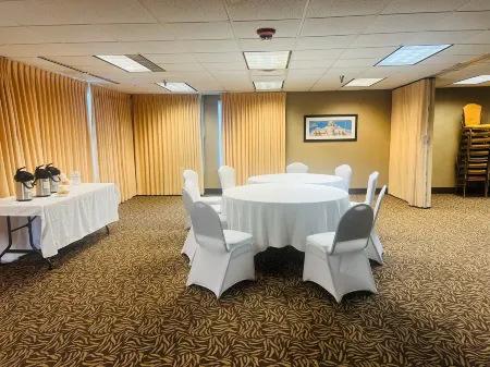 Comfort Inn Falls Church - Tysons Corner Отели в г. Бейлис Кроссродс