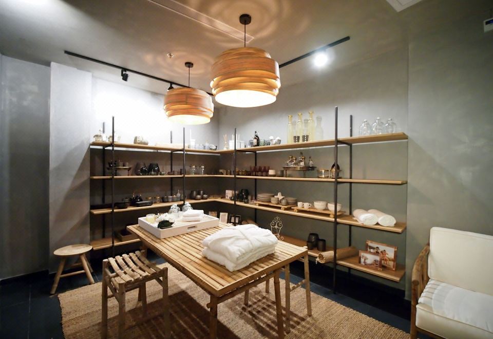 3. 카멜라 부티크 ..