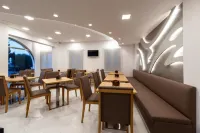 Deluxe Hotel Santorini