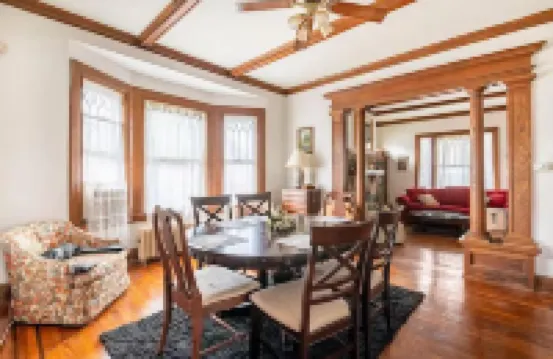 Cozy Cape Cod Bungalow King Queen WD Full Kitchen Wifi Desk