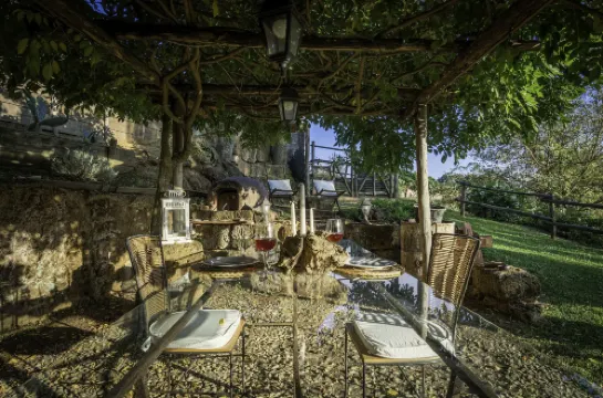 Casale Delle Papere with Private Pool Near Rome