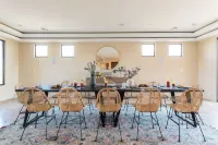 Sunbeam by AvantStay Elegant Private Desert Home w Infinity Pool Spa View