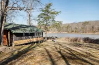 Lakefront w Water Toys, Deck, Fire Pit & Grill Hotels in Paw Paw