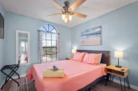 Pool, Spa and Game Room for Family Fun - Beautiful Tropical Oasis فنادق في Palm Valley