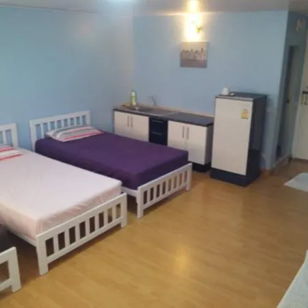 2 King Beds with Taxi Meetgreet Service