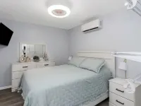 Cozy Modern Studio Getaway in Pinellas Park Hotels in Pinellas Park
