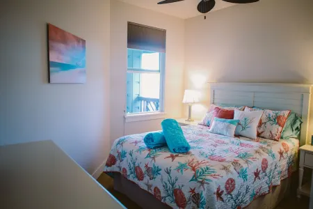 Luxury condo with central A/C and golf and ocean views