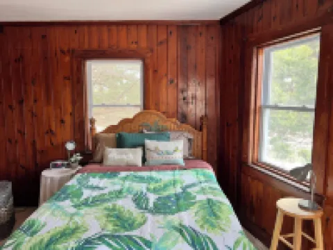 Charming 2-bedroom in Carolina Beach walking distance to beach