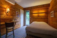 Cit'Hotel le Montreal Hotel a Matougues