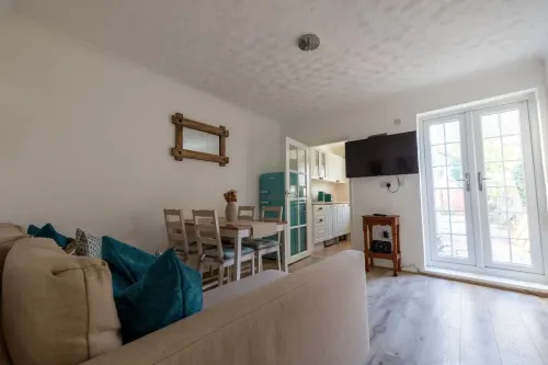 West Dartford Teal House - Villas