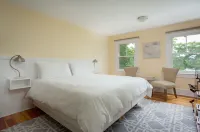 Lakehouse Inn Các khách sạn ở Lee