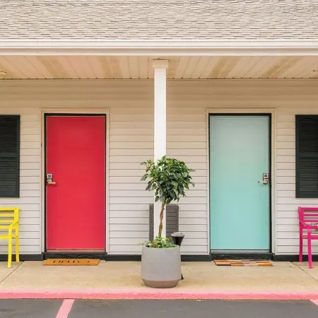 The Sierra Motel