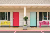 The Sierra Motel