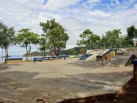 ラックス! インプレッシブリー デザインド 2ndフロア ユニット イン ココ ドーン イン レッド アンド オレンジ ヒューズ