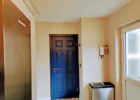 Tralee Townhouse Holiday Home by Trident Holiday Homes Hotels in Castlemaine
