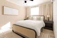 Cozy Quay Private Pet-Friendly 2 BR Duplex WiFi King Bed