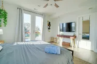 3 minute walk to beach; Golf cart included!