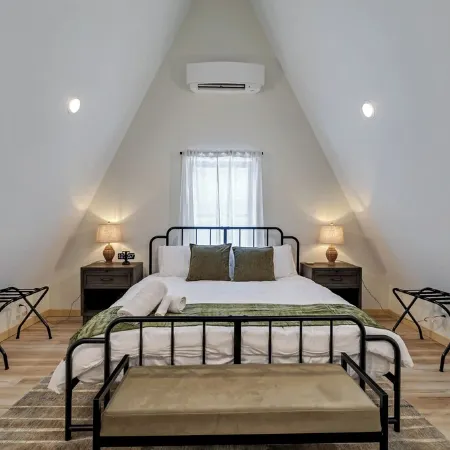 Cozy Modern A-Frame with Hot tub, Fireplace, soak tub & Games