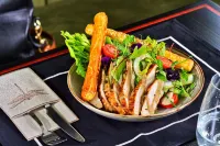 費雷烏斯現代藝術裝飾酒店 - 早餐
