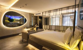 Four Hills Hotel