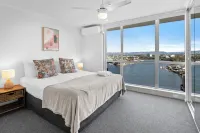 Moorings on Cavill Surfers Paradise