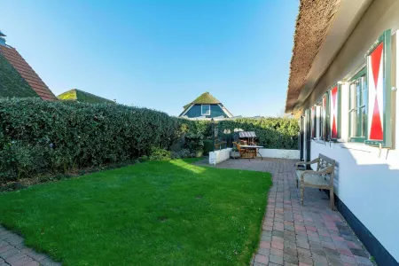 Villa Near Beach with Sauna and Fenced Garden