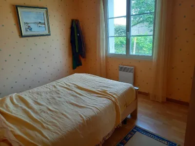 Comfortable house 5 minutes from beaches and shops Hotels near Camping La Borderie Saint Palais sur mer