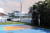 Tropical Haven: 3-BR Apart on Vega Baja Beach. 3min Drive to Blue Flag Beach