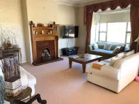 Large spacious family friendly home with pool and spa