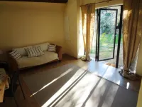 In Uzès, 93m² airco+private terrace, sw.-pool 9X9, WIFI, huge garden, very quiet
