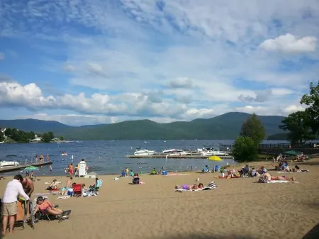 Family Fun & Sun in Bolton - walking distance to town, beaches, & lake