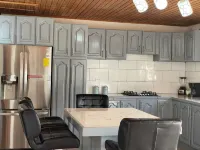 Beautiful Guesthouse 6 beds and 6 baths 8 min drive from the beach!