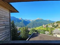 Coeur DE Station A Cote DE Toutes LES Commodites Avec UNE VUE Incroyable!