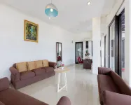 Urbanview Srb Near Mall Ciputra Cibubur by RedDoorz Hotels in Jatisampurna