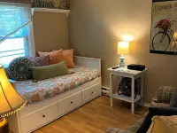Cozy Cottage in Eastham near National Seashore 이스트햄 호텔