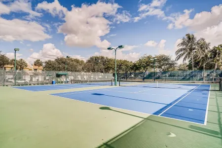 Spacious and Charming 2 level beach condo