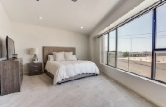 Modern 4 Story Townhome -5 minutes walk to Deep Ellum & Fair Park! Hotels in Deep Ellum