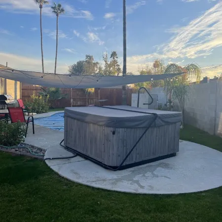 New family retreat w/private heated pool and hot tub