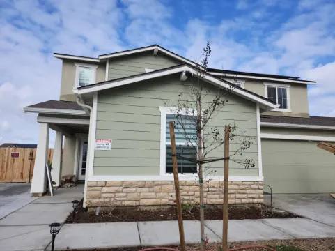 PASSAGE TO YOSEMITE - NEW SPACIOUS APARTMENT- PET FRIENDLY