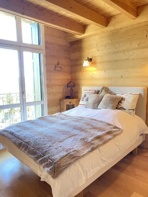 Superb Chalet Apartment with Views of the Cerdagne - 3 Minutes from the Cable Cars Hotels in Font-Romeu