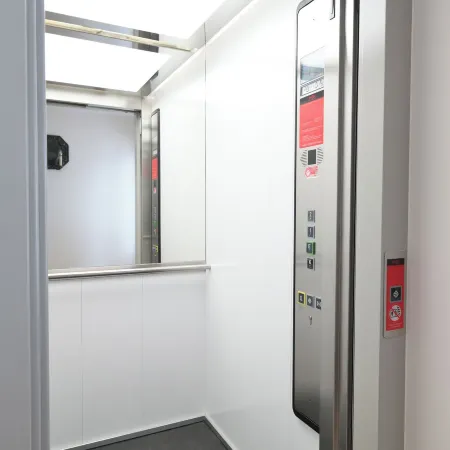 Großes Appartement mit Sonnigem Balkon Blick in den Innenhof