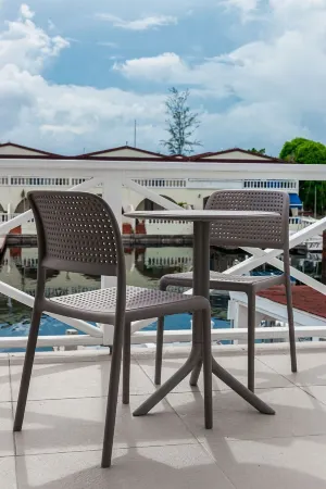 Family friendly villa less than 5 minutes from the beach